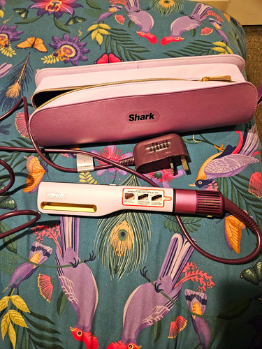 Shark hair straightener - shark,