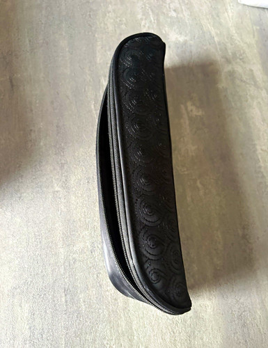 Black hair straightener flat - black,